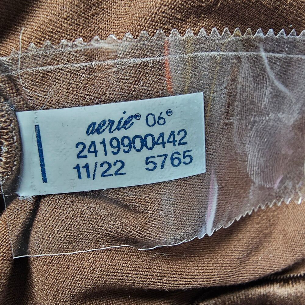 Offline by Aerie Real Me XTRA Twist Waist Leggings Brown Small 7/8 High Rise - Picture 7 of 12